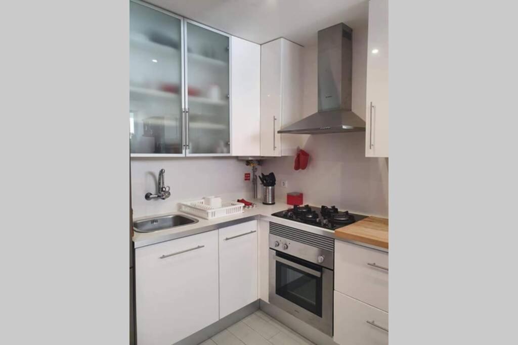 Apartment Pe N'areia Gamboa T1